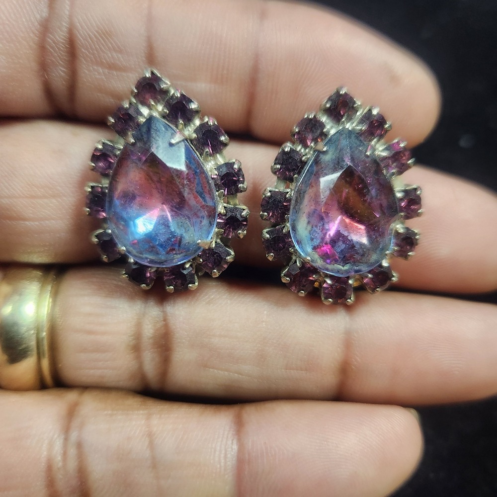 Vintage Dragons Breath Glass Rhinestone Clip On Earrings Silver Tone Pear Shape